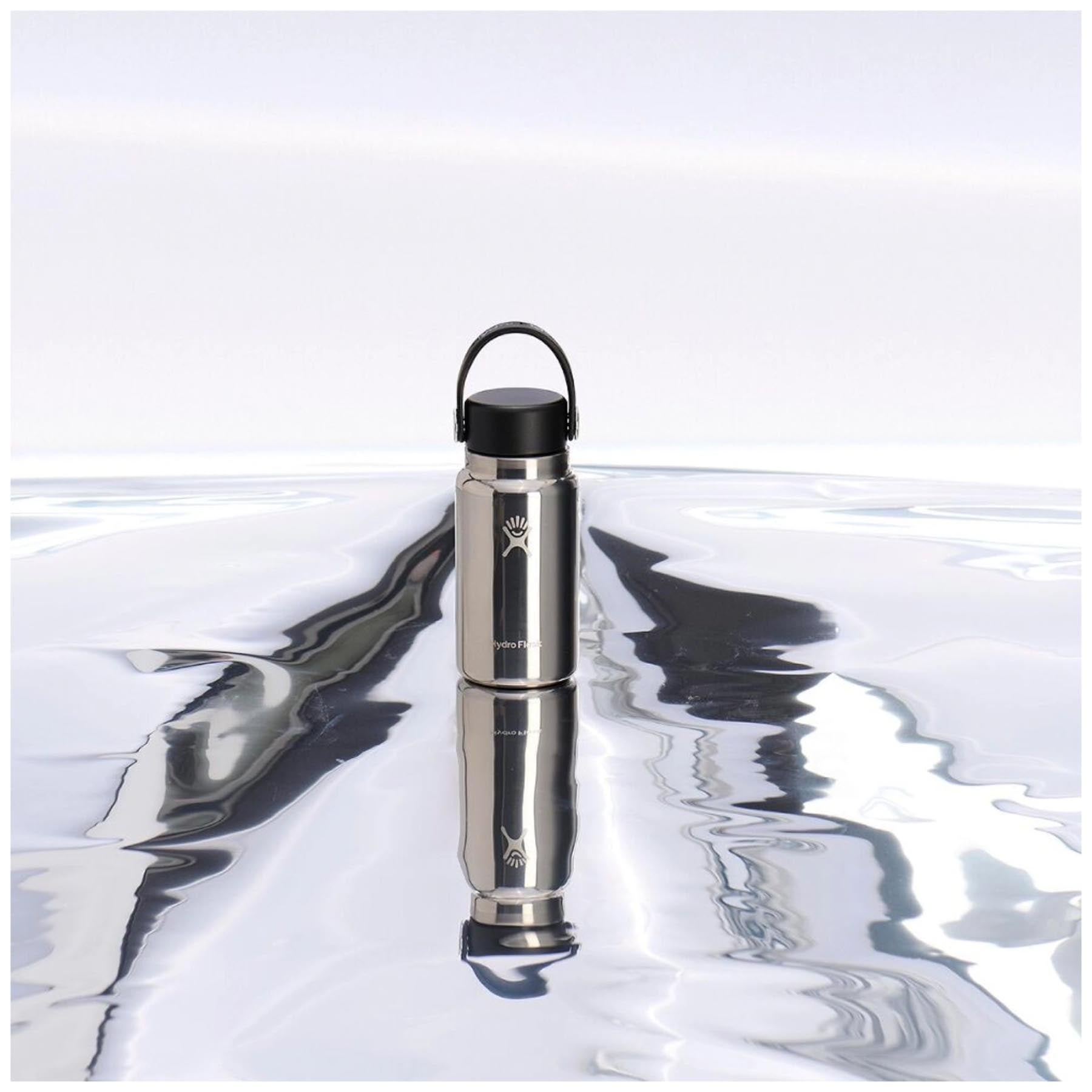 Stylische 200ml Trinkflasche in Silber von Hydro Flask, ideal für Reisen und sorgt für optimale Temperaturhaltung von Getränken.