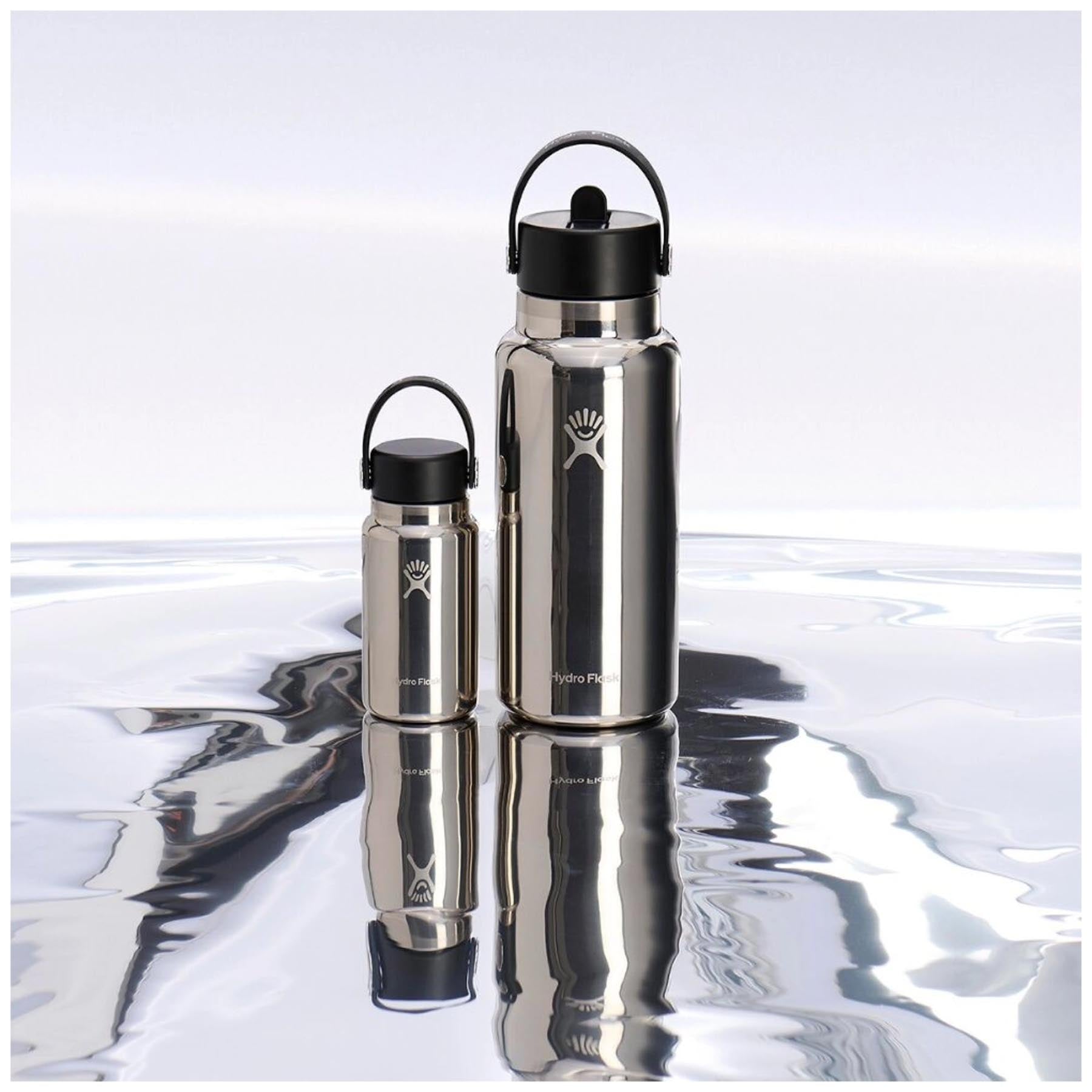 Elegante 200ml Thermosflasche in Silber von Hydro Flask, perfekt für unterwegs und hält Getränke lange heiß oder kalt.