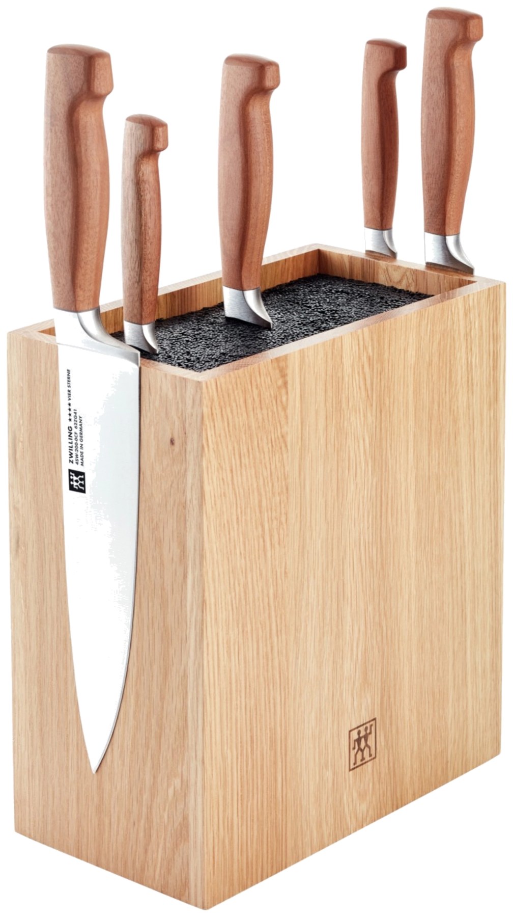 Messerblock aus Eiche mit sechs Zwilling Küchenmessern, Griffen aus Kotibé-Holz und flexiblem Kunststoff-Borsteneinsatz, Farbe braun.