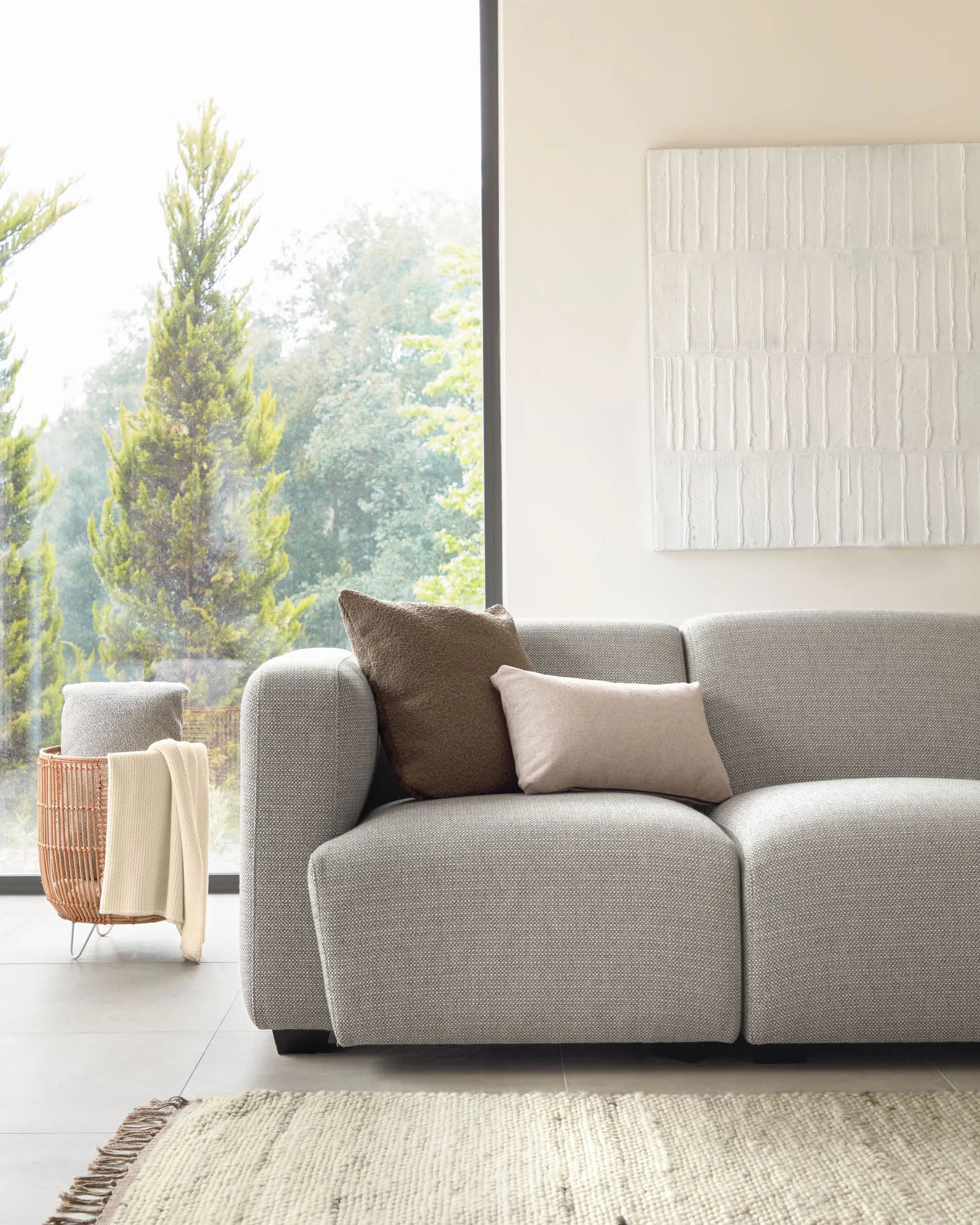 Beiger Kissenbezug Galene 30x50 cm von Kave Home, ideal für zeitgemäße Einrichtung und geschmackvolle Akzente im Wohnbereich.