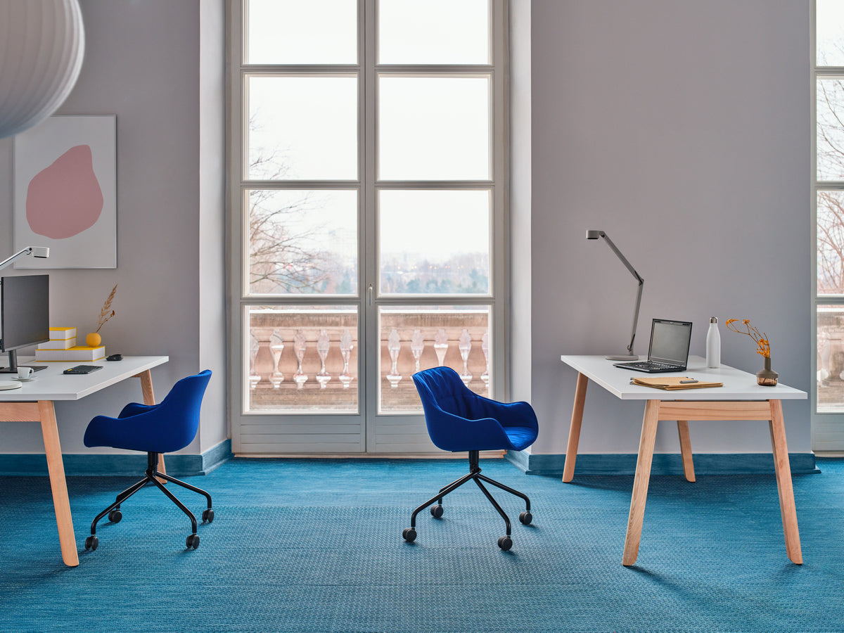 Eleganter Ogi B BOB220E2 Schreibtisch von Mdd, perfekt für kreative Arbeitsumgebungen, mit ansprechendem Design und stabiler Konstruktion.