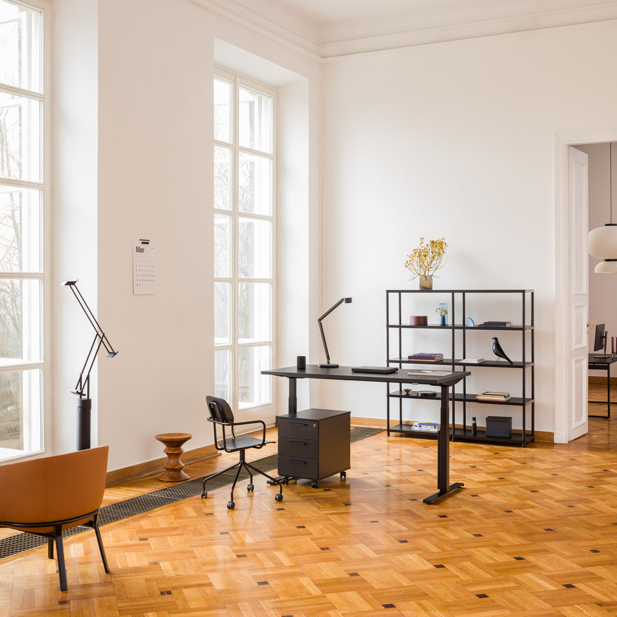 Moderner, zweimotoriger Schreibtisch Ogi Drive BOD707 von Mdd, perfekt für ergonomisches Arbeiten und individuelle Höhenanpassung.