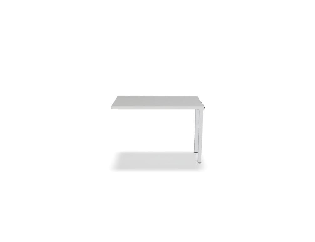 Schreibtisch Ogi M von Mdd mit Tischplatte in Honigeiche und schwarzem Metallgestell im 40x40 mm Profil, schräge Beine.