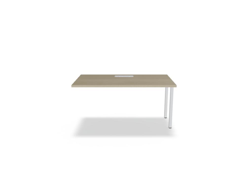 Schreibtisch Ogi M von Mdd mit Tischplatte in Honigeiche und schwarzem Metallgestell im 40x40 mm Profil, schräge Beine.