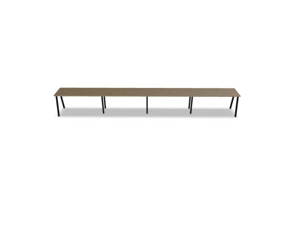 Schreibtisch Ogi M von Mdd mit Tischplatte in Honigeiche und schwarzem Metallgestell im 40x40 mm Profil, schräge Beine.
