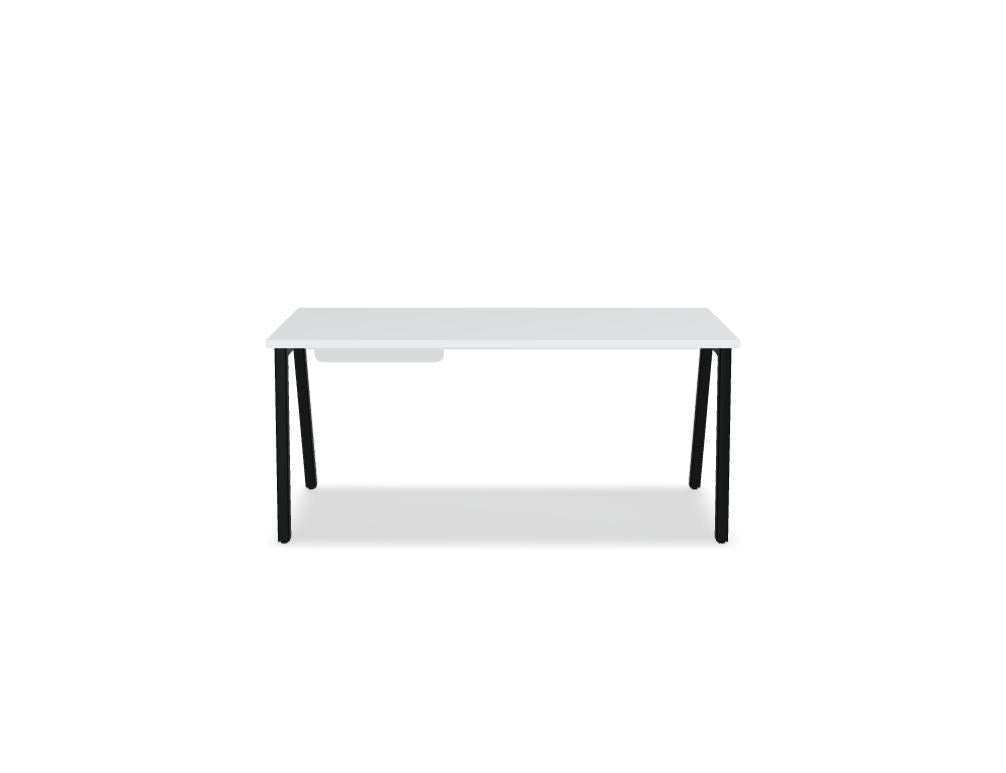 Schreibtisch Ogi M von Mdd mit Tischplatte in Honigeiche und schwarzem Metallgestell im 40x40 mm Profil, schräge Beine.