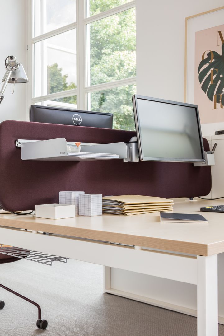 Moderner Doppelschreibtisch Ogi Q Bench BOQ40 von Mdd, perfekt für kollaboratives Arbeiten, mit elegantem Look und stabiler Konstruktion.