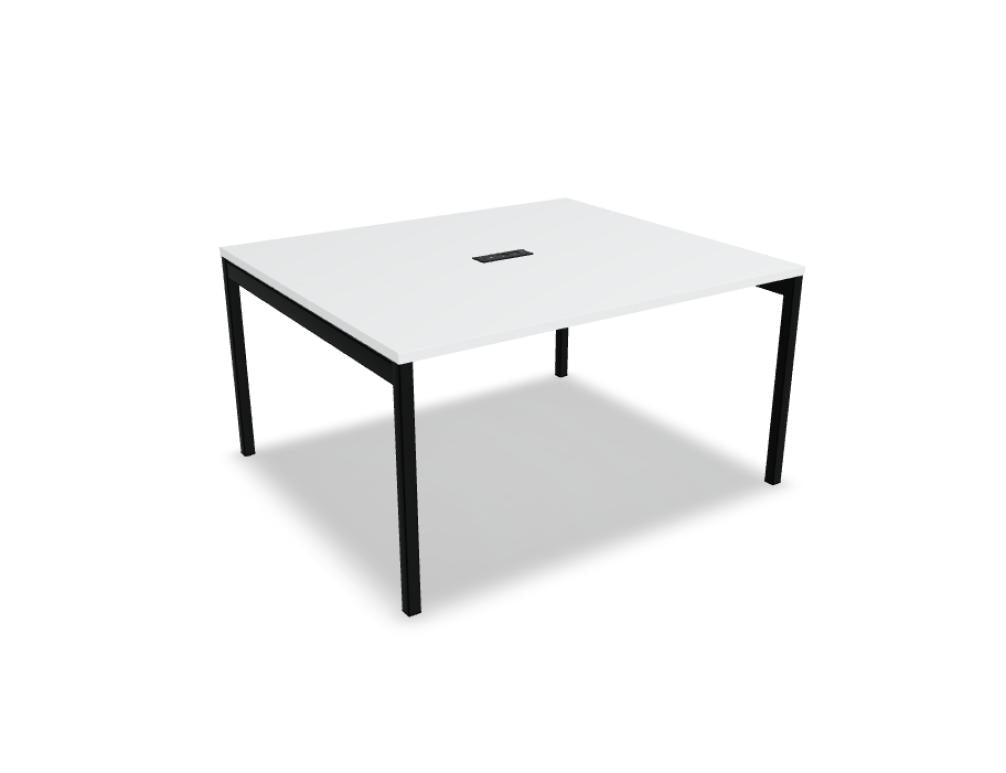 Helles Esstischmodell Ogi Y SY44 von MDD, rechteckige Platte in hellem Holzton, schlanke Metallbeine, modernes minimalistisches Design, passende Sitzgelegenheiten