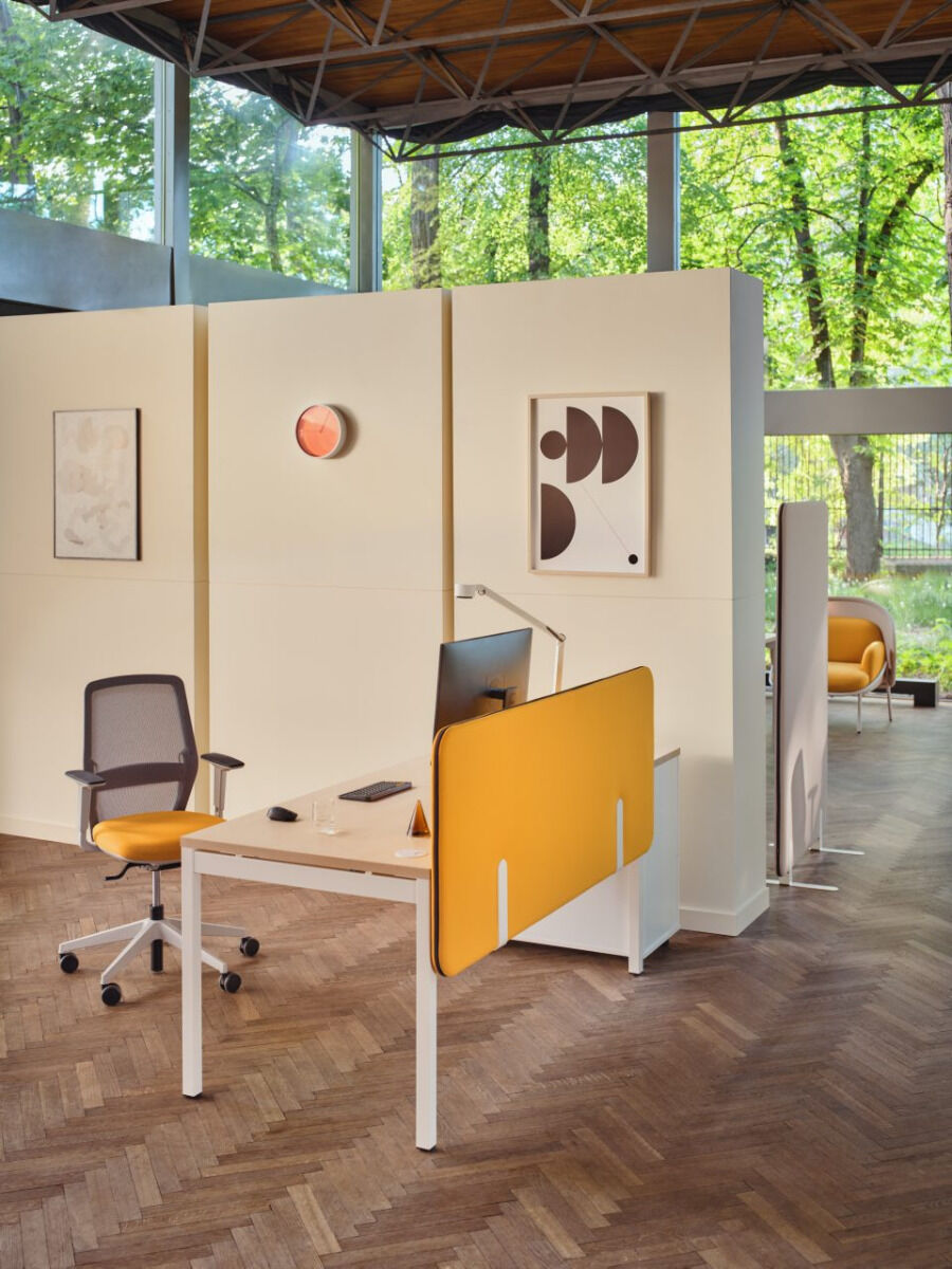 Ogi Y BOY03E3 - Stilvoller Schreibtisch von Mdd für Kinder, kombiniert Funktionalität mit einem ansprechenden, bunten Design für inspirierende Lernumgebungen.