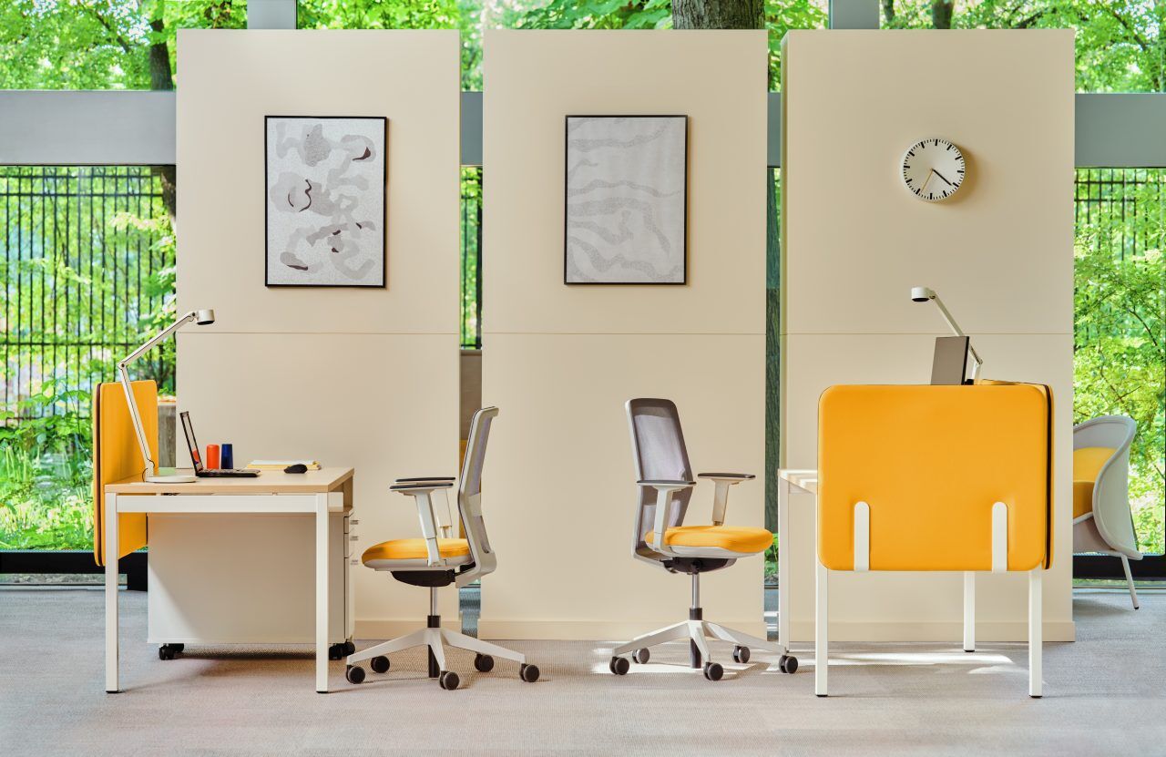 Eleganter Ogi Y BOY16E4 Schreibtisch von Mdd, ideal für kreative Arbeitsumgebungen, vereint Funktionalität mit ästhetischem Flair.