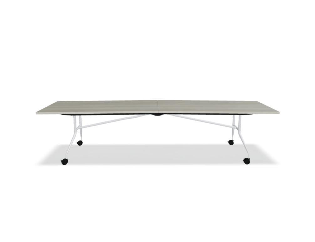 Kompakter, weißer Klapptisch aus der Plica PCP05-Serie von MDD, ideal als Konferenztisch. Robuste Bauweise, platzsparend klappbar, elegante Mono-Optik.