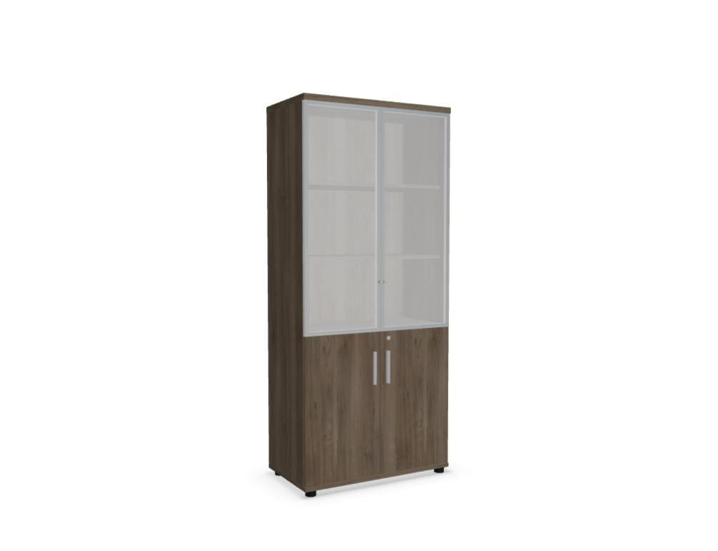 Vitrine Quando Q54W aus der MDD-Kollektion, moderne Glasvitrine mit Holzrahmen, Front- und Seitenglas, verstellbare Einlegeböden, ideale Präsentation von Geschirr oder Sammlerstücken