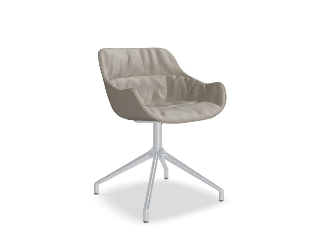 Dreh-Schalenstuhl Baltic Soft Duo von Mdd mit gepolsterter Sitzschale in Ziegelrot und poliertem Aluminium-Sterngestell mit Rollen.