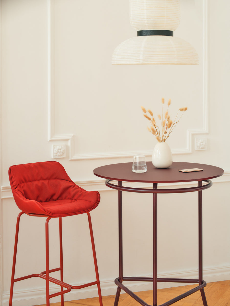 Moderner Baltic Soft Duo BL5P24H Barhocker von Mdd, perfekt für trendige Gastronomien, bietet eine harmonische Kombination aus Stil und Bequemlichkeit.