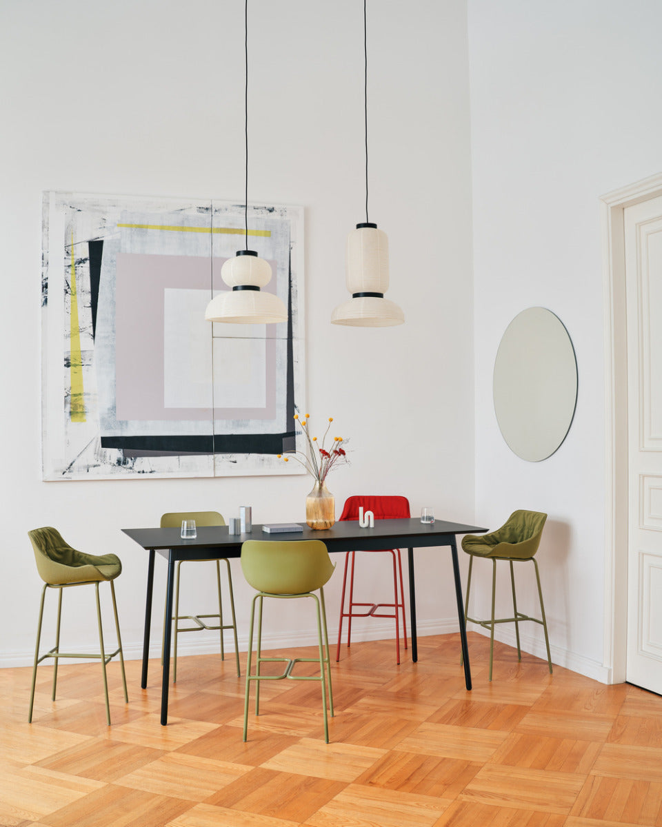 Eleganter Baltic Soft Duo BL5P4H Barhocker von Mdd, perfekt für stilvolle Einrichtungen, bietet hohen Sitzkomfort und modernes Design.