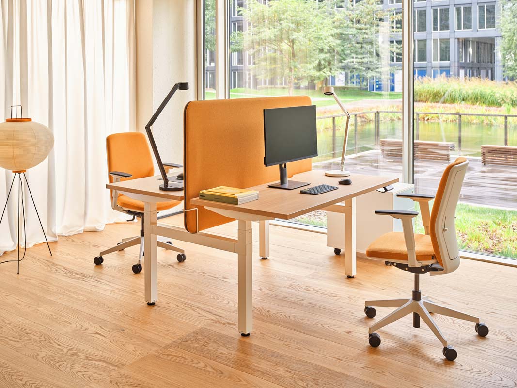Sonic Drive ZD514 Akustikpaneel für Schreibtische, elegantes Design in Holzoptik, optimiert für Schallabsorption und moderne Büroumgebungen.
