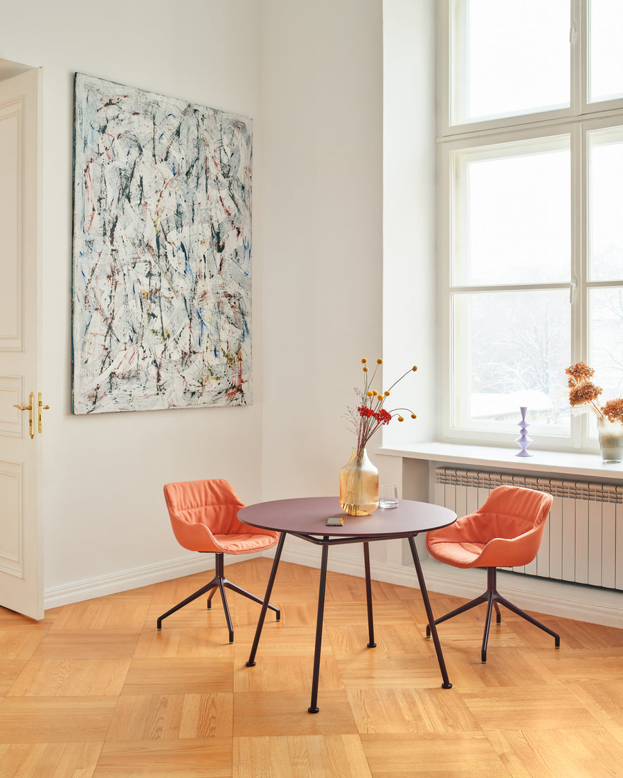 Eleganter Drehstuhl Baltic Soft Duo BL5P19K von Mdd, perfekt für stilvolle Büros, bietet Komfort und Flexibilität für produktives Arbeiten.