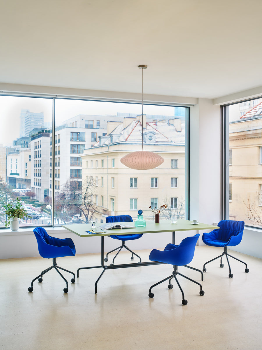 Moderner Drehstuhl Baltic Soft Duo BL5P19K von Mdd, ideal für kreative Arbeitsumgebungen, vereint ansprechendes Design mit optimaler Ergonomie.