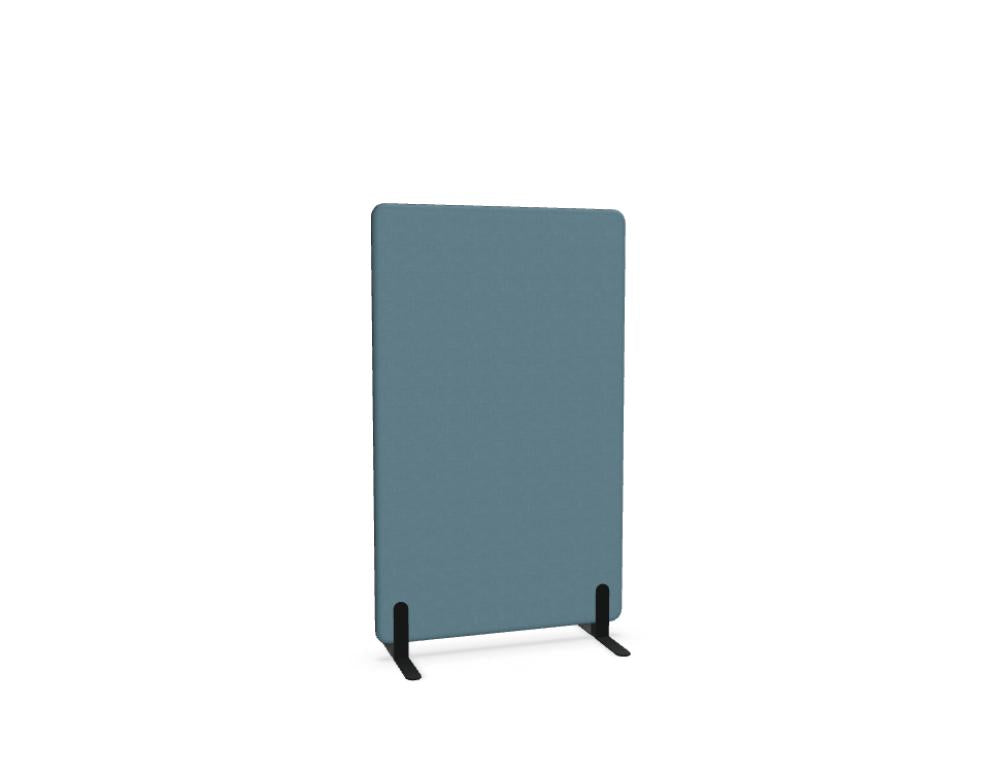 Freistehende, schwarze Akustikpaneele Sonic ZW894 von MDD, schlankes Design, eindrucksvolle Schallabsorption, ideal für moderne Büro- oder Wohnraumszenen.