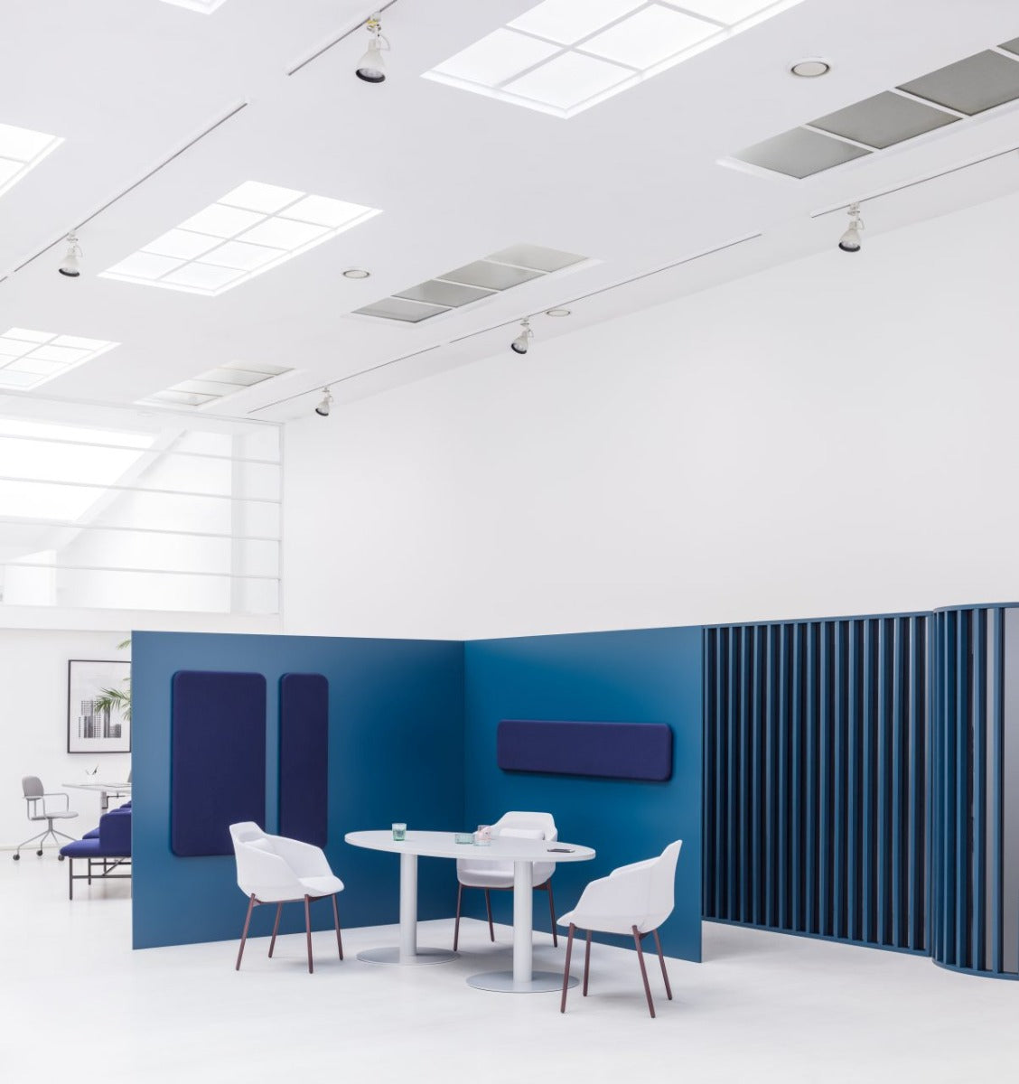 Elegantes Sonic ZAK618 Akustik-Wandpaneel in Weiß, perfekt für eine ruhige Atmosphäre und ansprechende Raumgestaltung.