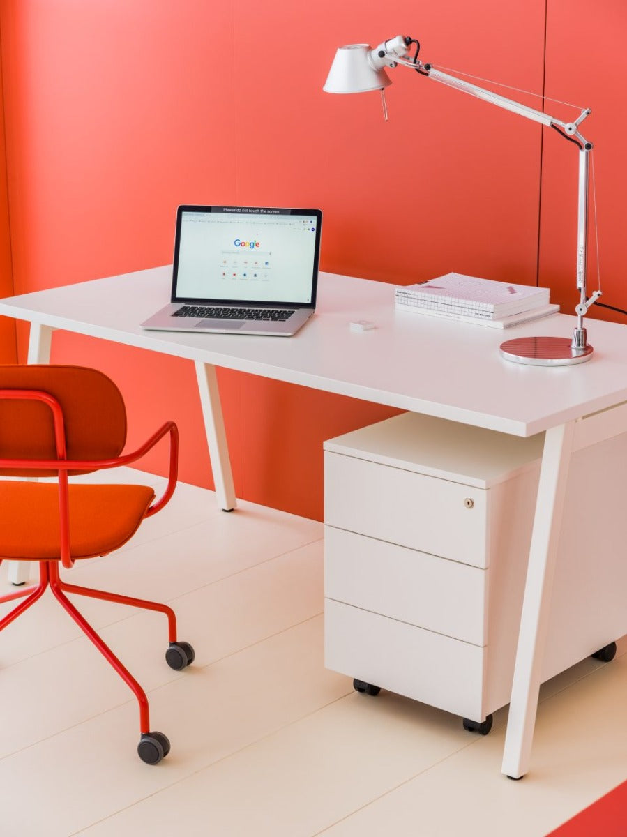 Stylischer Rollcontainer KDT120 von MDD in elegantem Grau, ideal für die Aufbewahrung von Büromaterialien und flexibel einsetzbar dank stabiler Rollen.