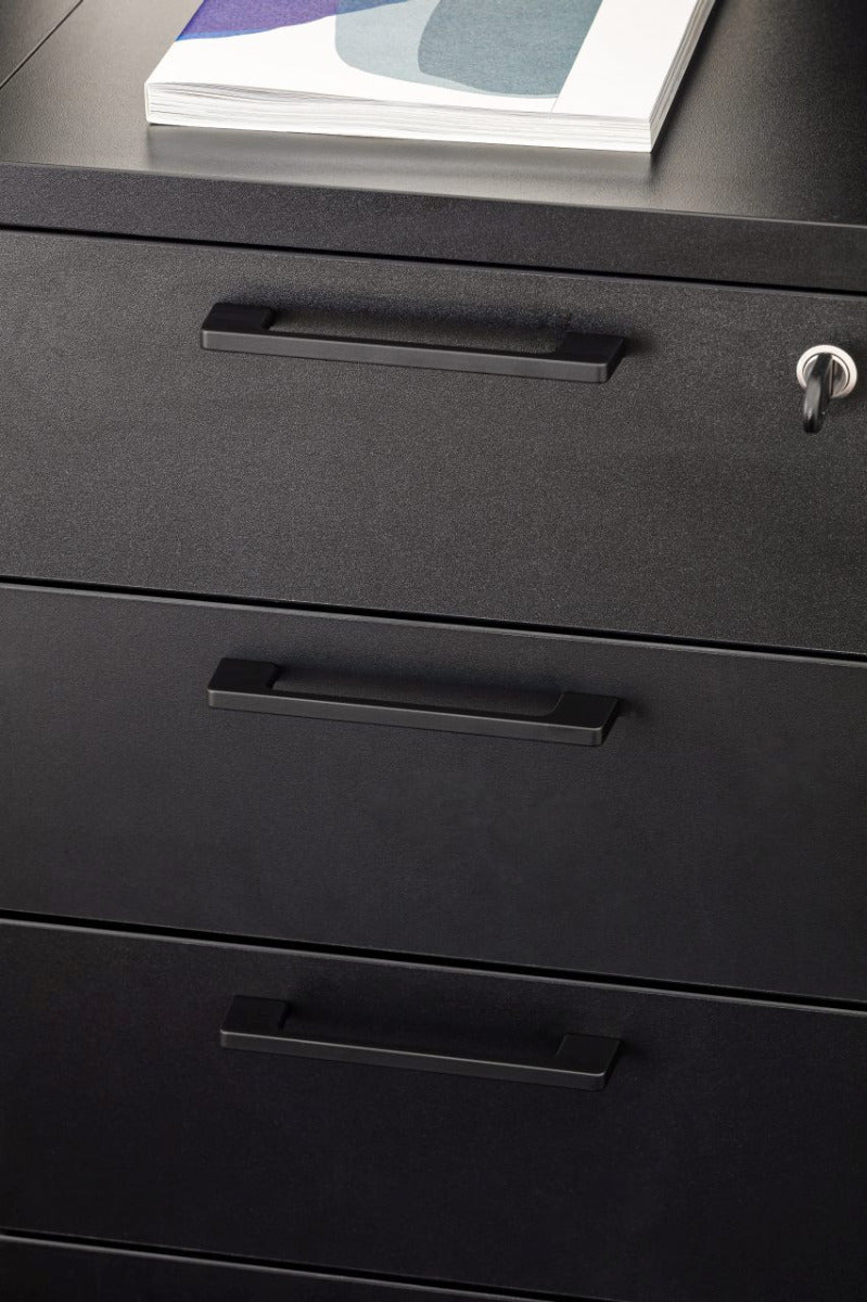 Eleganter Standcontainer KDT63 von MDD in ansprechender Holzoptik, ideal für die Organisation von Büromaterialien und persönlichen Gegenständen.