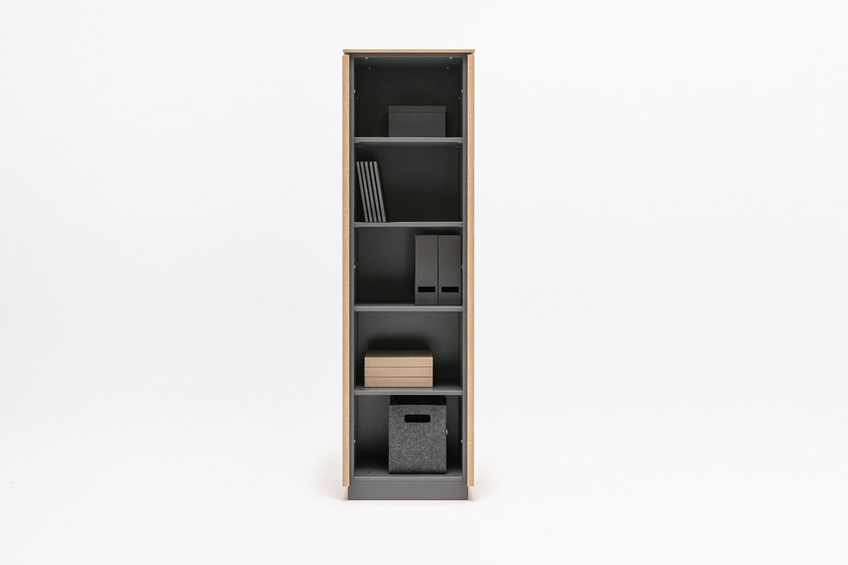 Status X59 - Regal in Eiche Grau präsentiert im Onlineshop von KAQTU Design AG. Standregal ist von Mdd