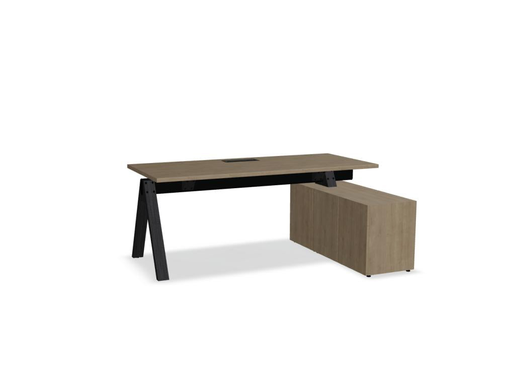 Schreibtisch mit integriertem Managerschrank, modern gestaltete Arbeitsstation in Holz- und Weißtönen, ideal für Büro- oder Home-Office-Bereich
