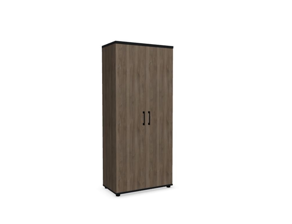 Kleiderschrank mit Front in Eiche Natur und Korpus in Weiss Pastell, Melaminplatte mit ABS-Umleimer, Aluminiumgriffe, rechteckige Form.