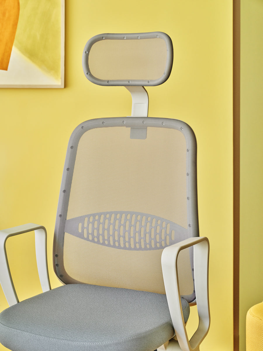 Moderner Astro ASR01 Bürostuhl von Mdd, bietet ergonomischen Komfort und stilvolles Design für produktives Arbeiten im Büro.