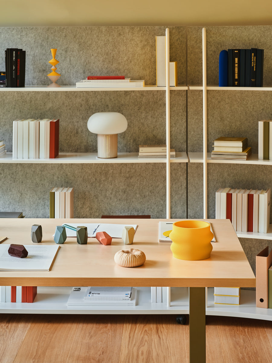 Elegantes Tanca TC03 Standregal von Mdd in stilvollem Holzdesign, perfekt für kreative Raumgestaltung und funktionale Aufbewahrung.