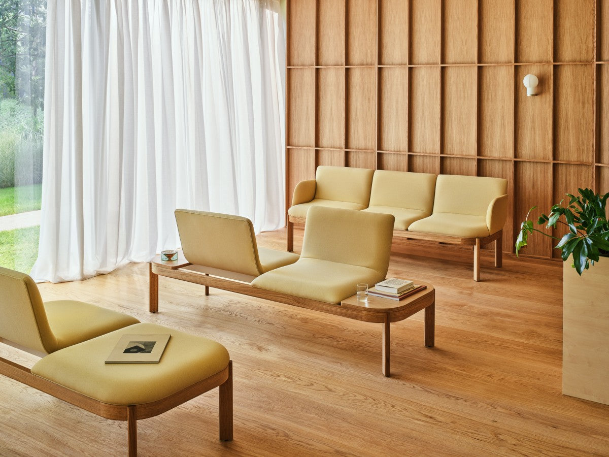 Elegante Sitzbank Ramp RMP232 von MDD, perfekt für stilvolle Innenräume, bietet eine harmonische Kombination aus Funktionalität und ästhetischem Design.
