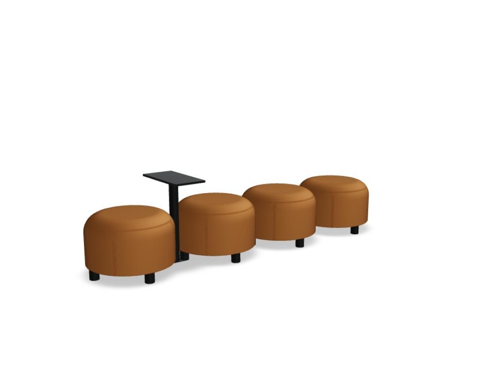 Gelbe Sitzhocker aus Spanplatte mit Schaumstoffpolsterung, Metallbeine, modular kombinierbar zu einem Pouf-Sitzsystem.