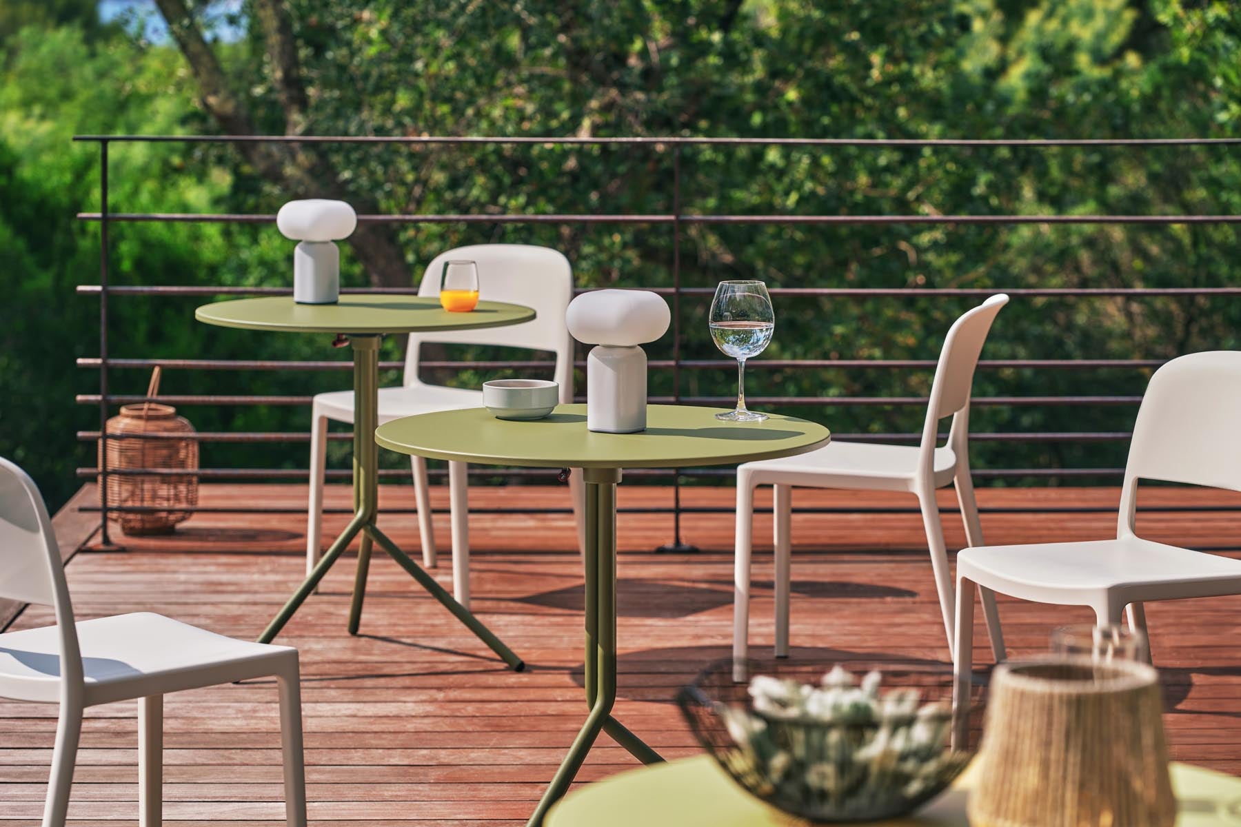 Eleganter Blendy BNDD02 Gartenstuhl von Mdd, ideal für entspannte Stunden im Freien, kombiniert stilvolles Design mit hoher Funktionalität.