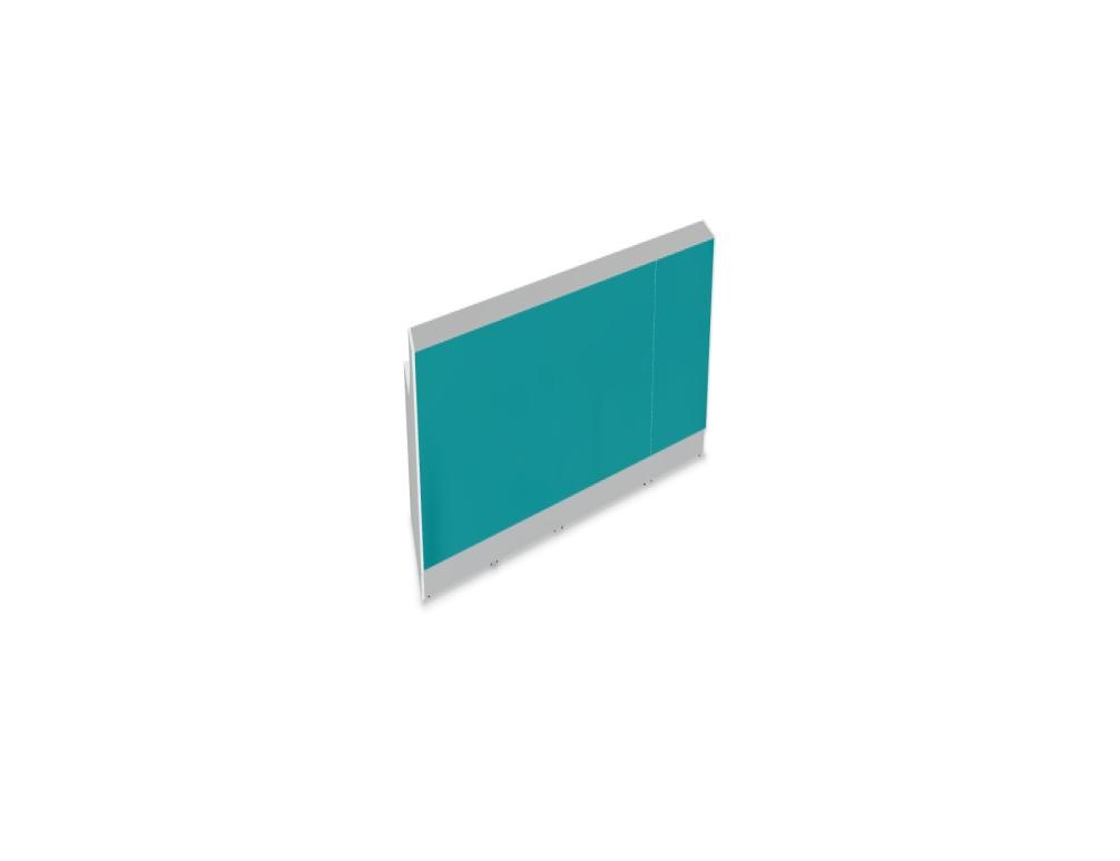 Empfangstheke Linea von Mdd mit silberner Glasfront, gebürstetem Aluminiumsockel und Edelstahl-Eckleiste, LED-Beleuchtung entlang der Theke.