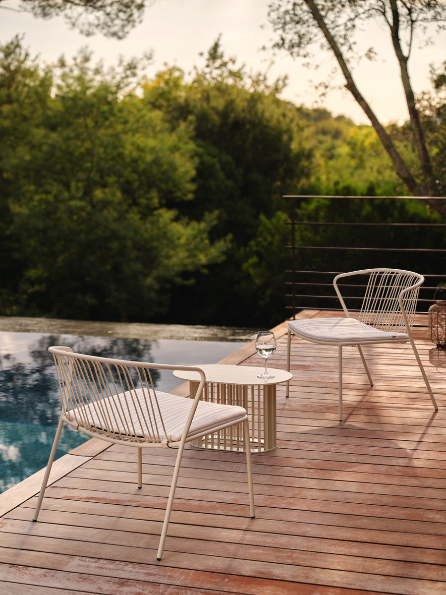 Stylisches Bris BRSP2 Gartenkissen von Mdd, ideal für entspannte Stunden im Freien, kombiniert Komfort mit ansprechendem Design.