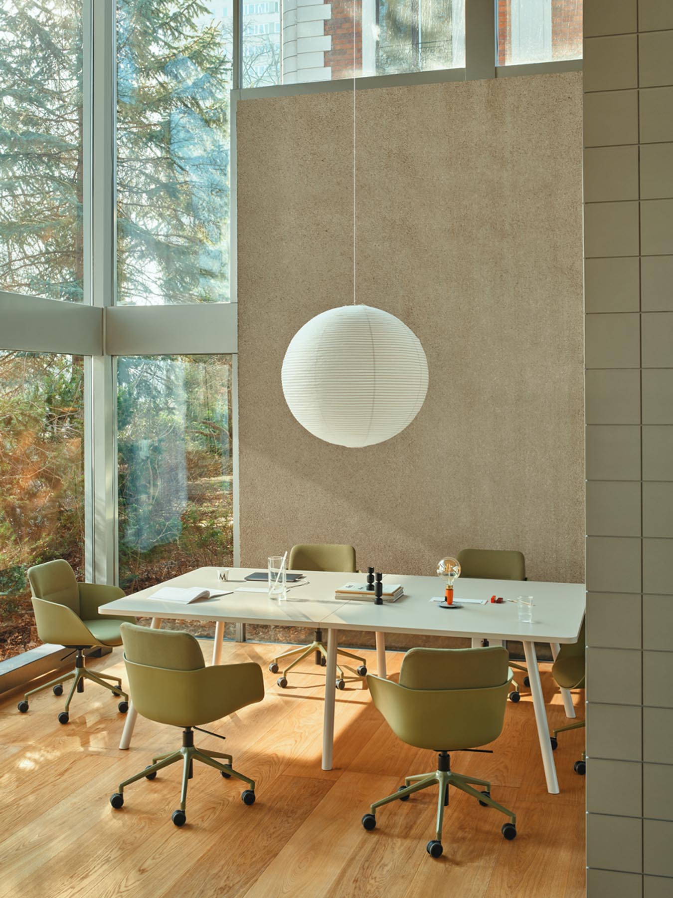 Eleganter Esstisch Echo ETF1024R von MDD, gefertigt aus edlem Holz, perfekt für stilvolle Essbereiche und gesellige Zusammenkünfte.