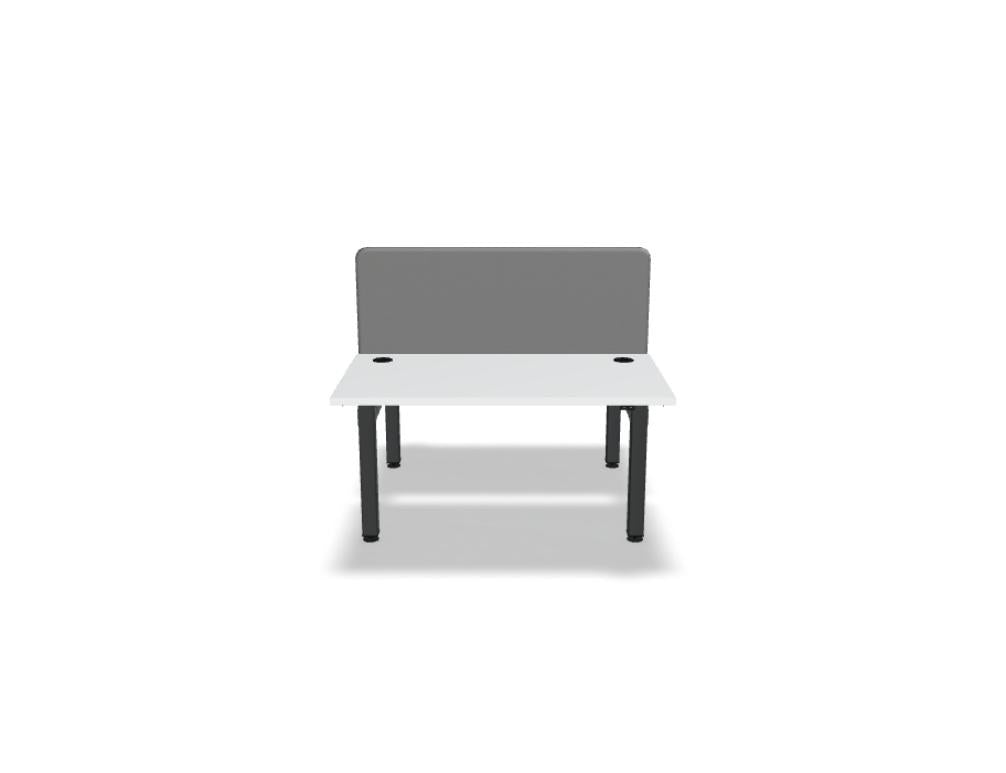 Doppelschreibtisch Ogi Drive Bench in Honigeiche mit schwarzem Metallgestell, zwei Teleskopsäulen und Bedienfeldern für Höhenverstellung.