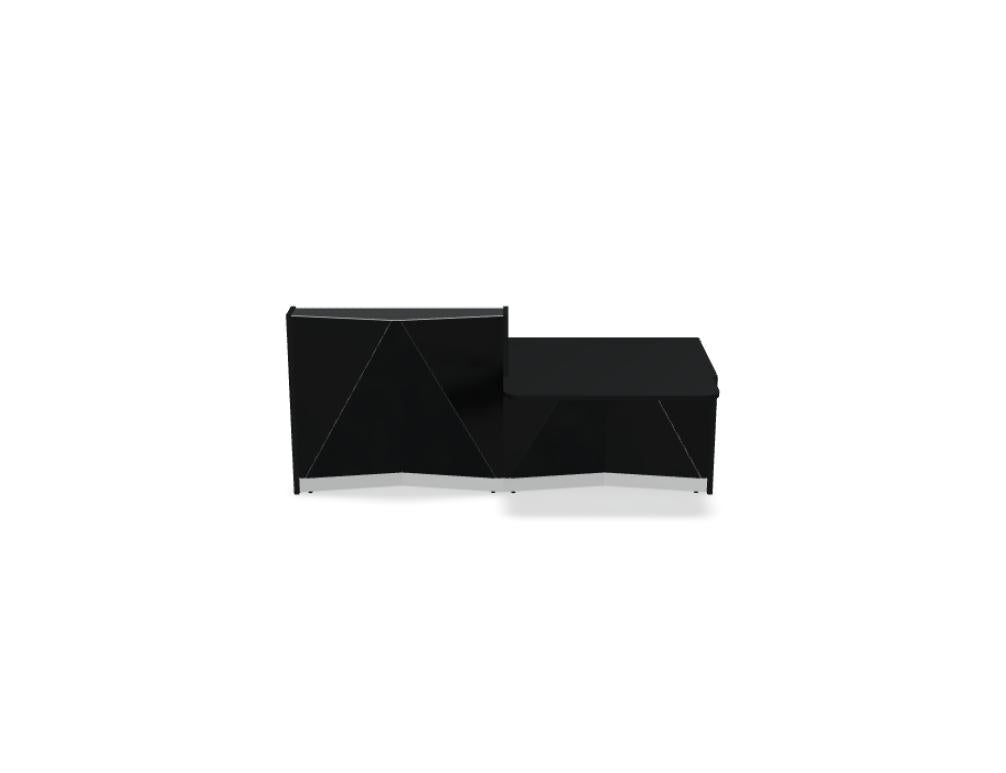 Modulare Empfangstheke Alpa ALP21L in Frontansicht: weiße Oberflächen, helle Holzakzente, elegante, geradlinige Signaturform, moderne Büro- oder Messe-Desk