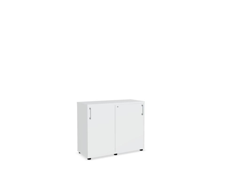 Schiebetürenschrank mit Front in Eiche Natur, Korpus und Bodenplatte in Weiss Pastell, aus Melaminplatten mit ABS-Umleimer gefertigt.