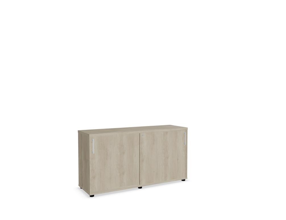 Schiebetürenschrank mit Front in Eiche Natur, Korpus und Bodenplatte in Weiss Pastell, aus Melaminplatten mit ABS-Umleimer gefertigt.