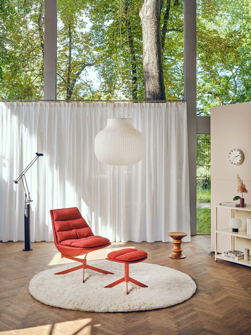 Runder Fußhocker Fat Frank F06 von MDD in einem warmen Braunton, ideal für gemütliche Stunden und als dekoratives Element im Wohnraum.