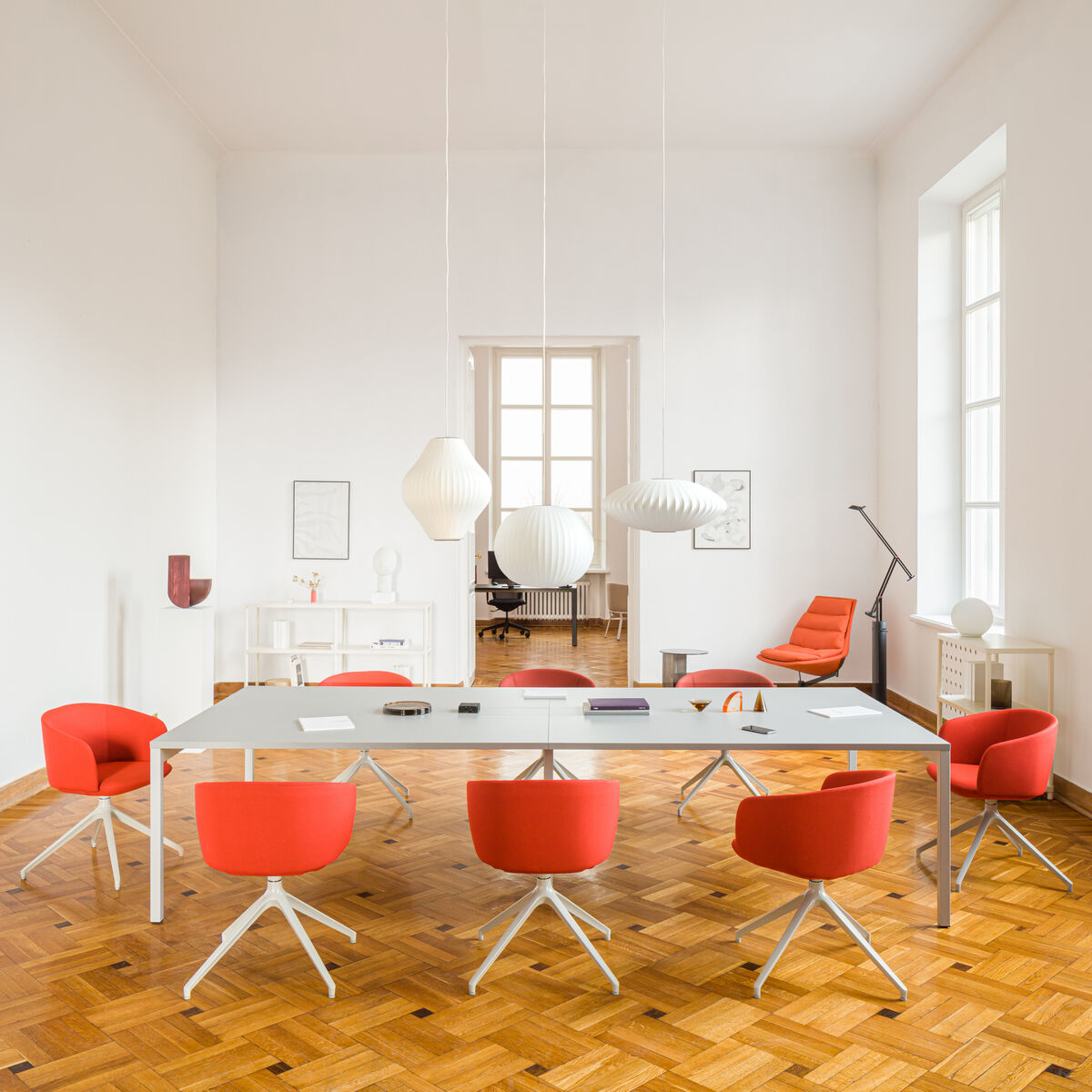 Eleganter Drehstuhl Grace GRP19K mit ansprechendem Design und flexibler Drehfunktion, perfekt für stilvolle Büros und Arbeitsräume.