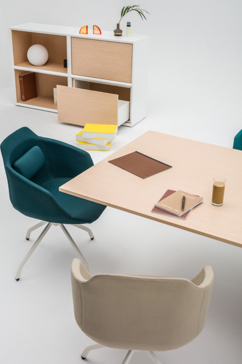 Moderner Chefschreibtisch Gravity GAV1L von Mdd, höhenverstellbar und stilvoll, perfekt für ergonomisches Arbeiten im Büro.