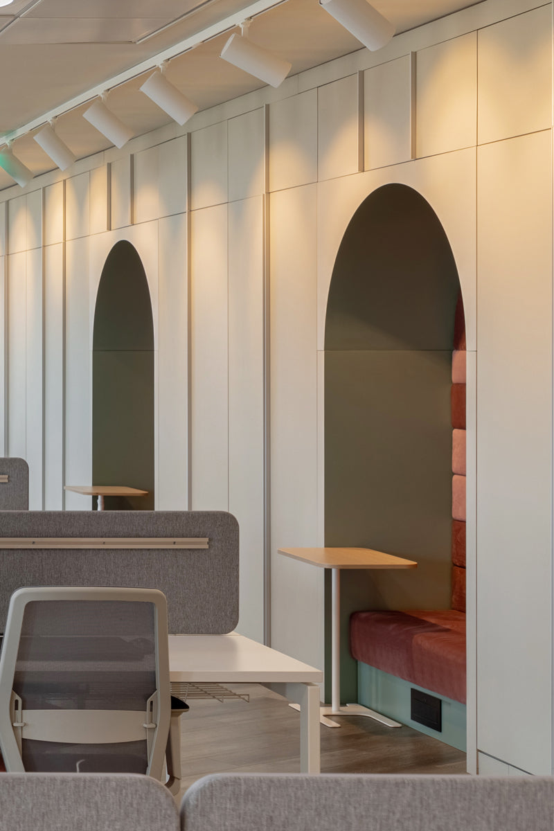 Eleganter Hako HT01 Beistelltisch von Mdd, ideal für stilvolle Akzente in Wohnräumen und gemütlichen Lounges.