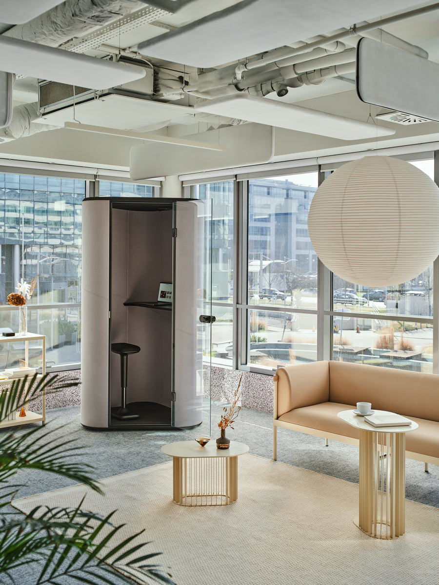 Moderne Akustikkabine Hana HN01Q von Mdd: stilvolle Telefonkabine mit optimalem Schallschutz und eleganter Glastür für konzentriertes Arbeiten.