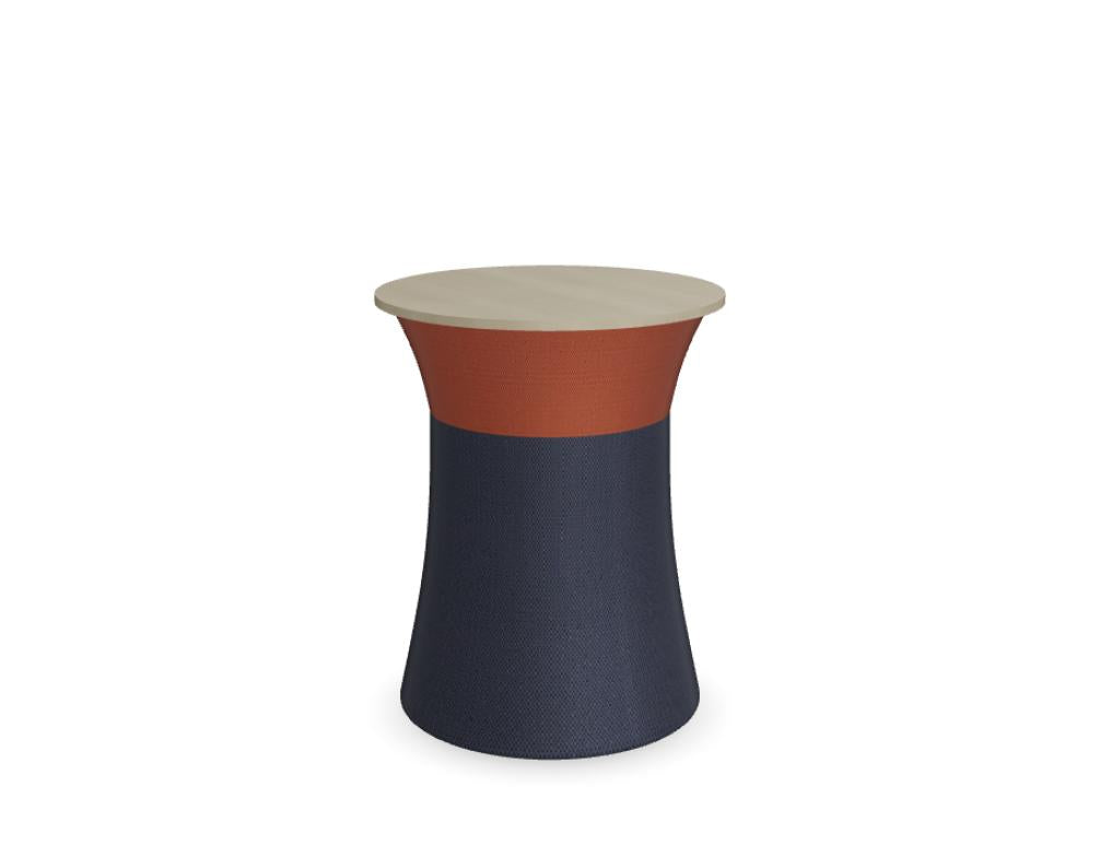 Mesh MESHT2 Beistelltisch von Mdd mit filigranem Metallgestell und runder Tischplatte im modernen Design.