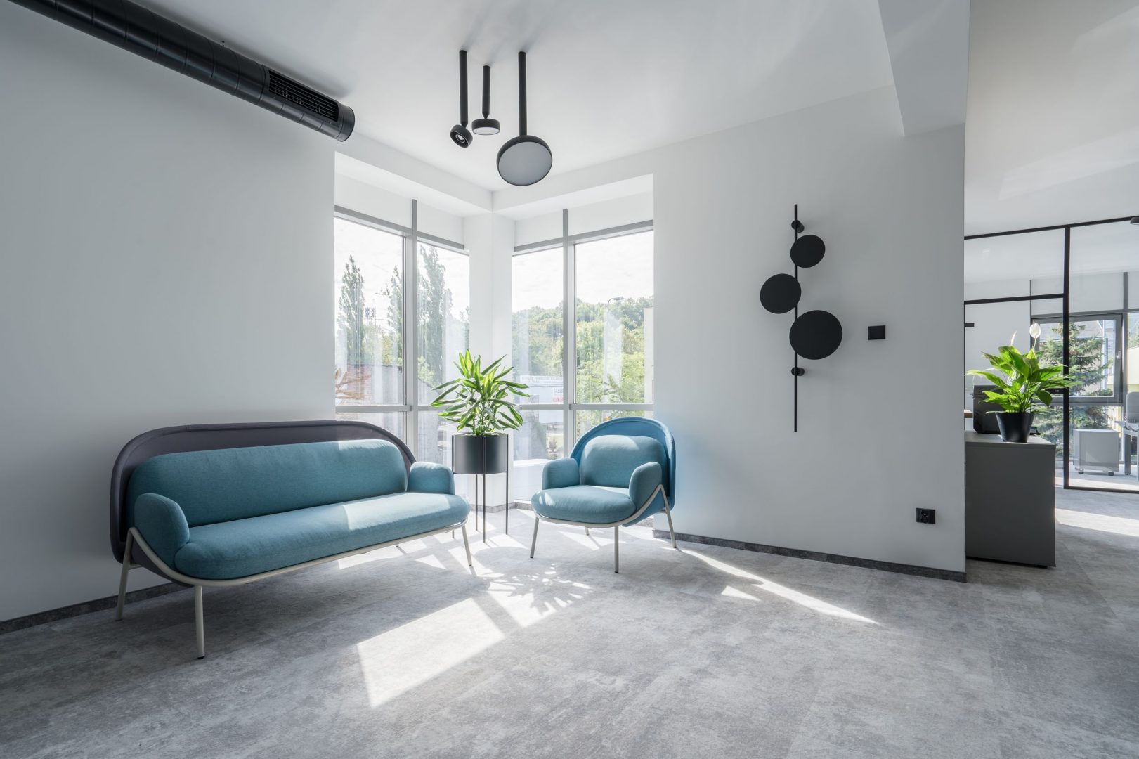 Elegantes Hochlehner-Sofa Mesh MS1S von Mdd, ideal für stilvolle Büros, vereint Komfort und modernes Design in einem ansprechenden Look.