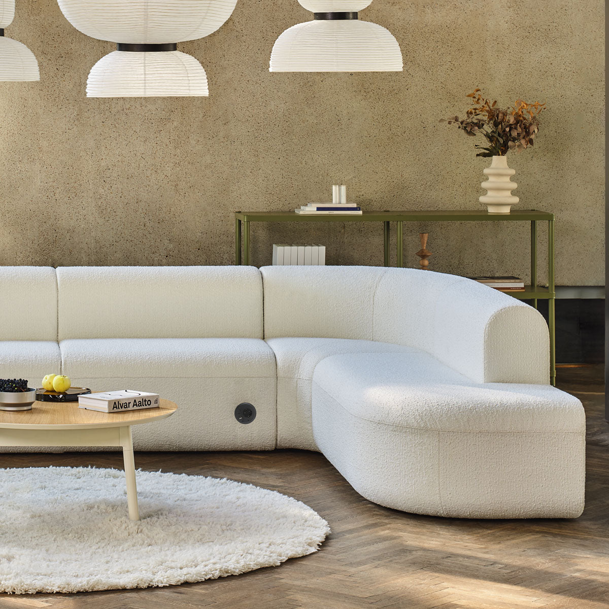 Stylisches Ecksofa Artiko AT28 von Mdd, perfekt für zeitgemäße Interiors, vereint Gemütlichkeit mit ansprechendem Design.