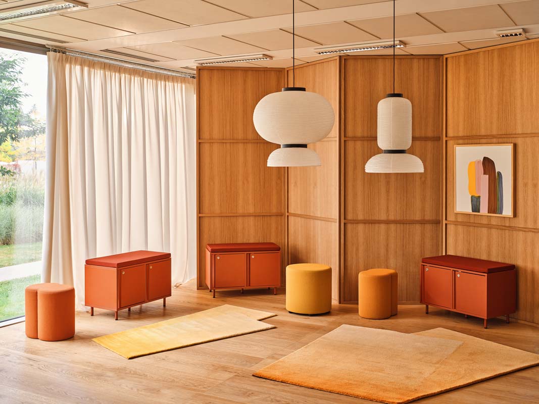 Stylischer Mix MX01 Hocker von MDD, perfekt für moderne Wohnräume, vereint elegantes Design mit praktischer Nutzung.